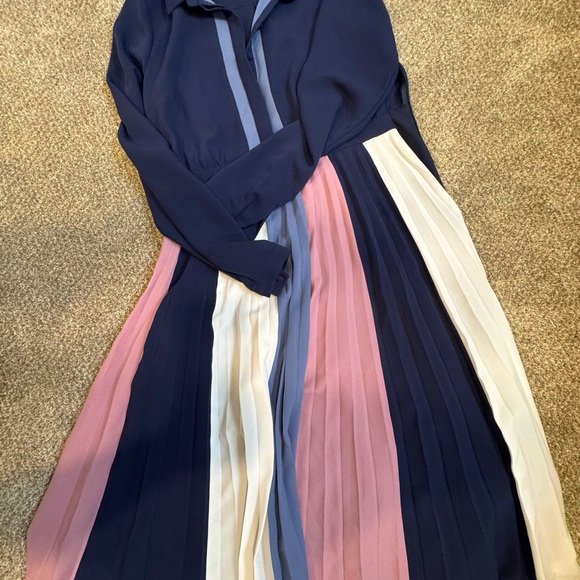 Elegant Navy and Pink Pleated Dress Long-sleeve Medium - Picture 2 of 3